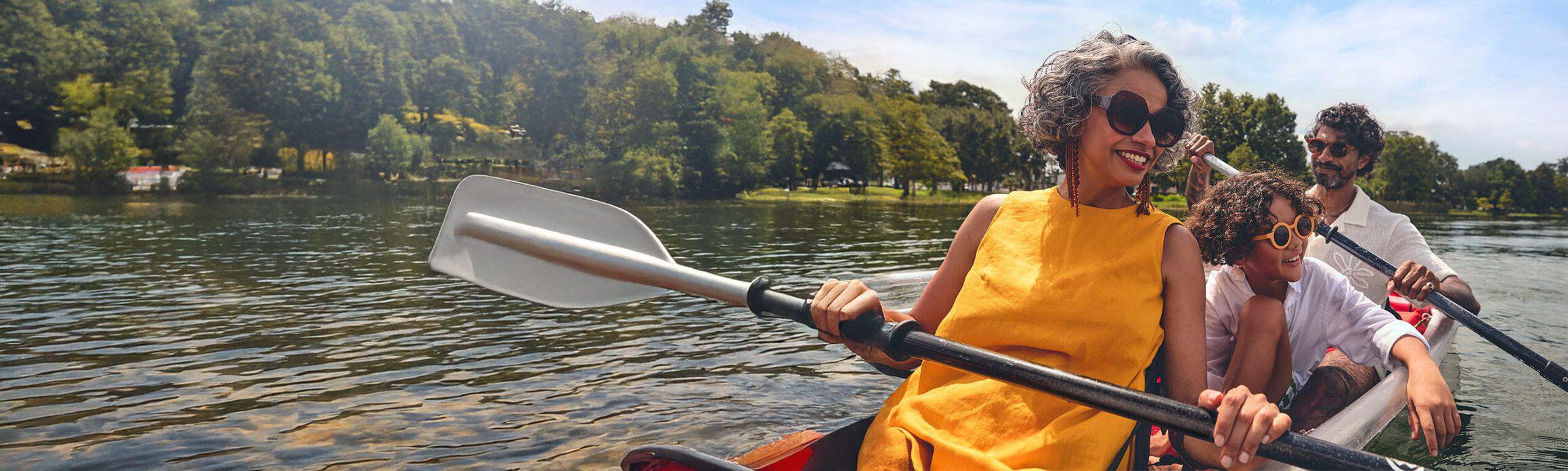 Family kayking in Orlando