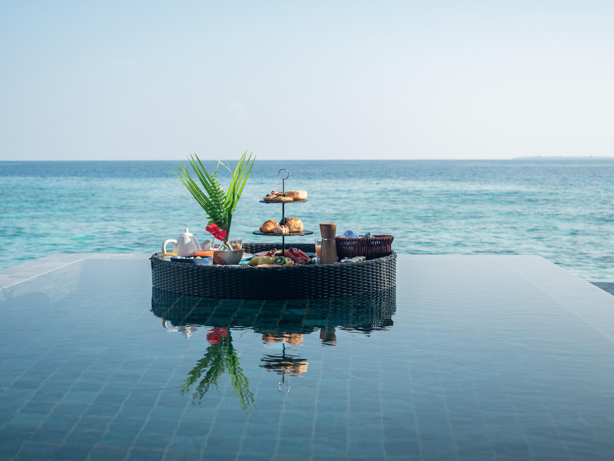 Floating breakfast