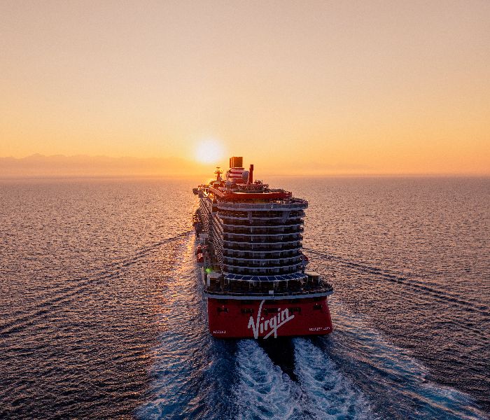 Scarlet Lady exterior